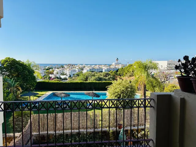 Piso en Parque Selwo Aventura, Estepona