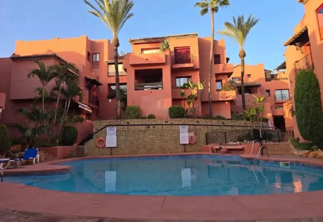 Unfurnished apartment just meters from the beach in Elviria - Marbella